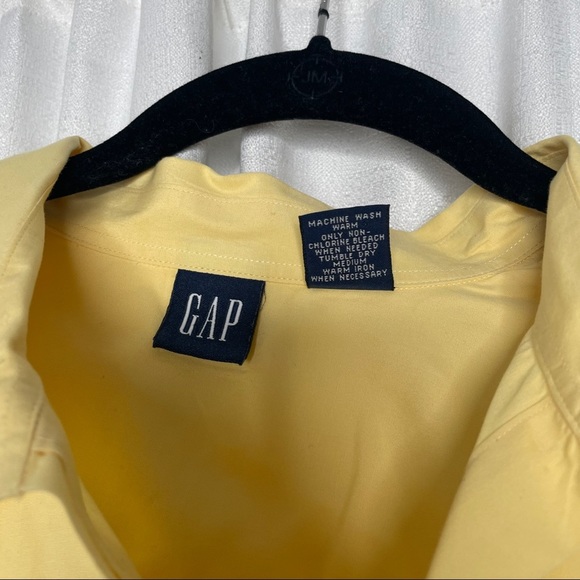 GAP Yellow Button Down Shirt - Picture 2 of 4